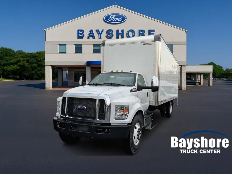 2025 Ford F-650 SuperCab photo 1
