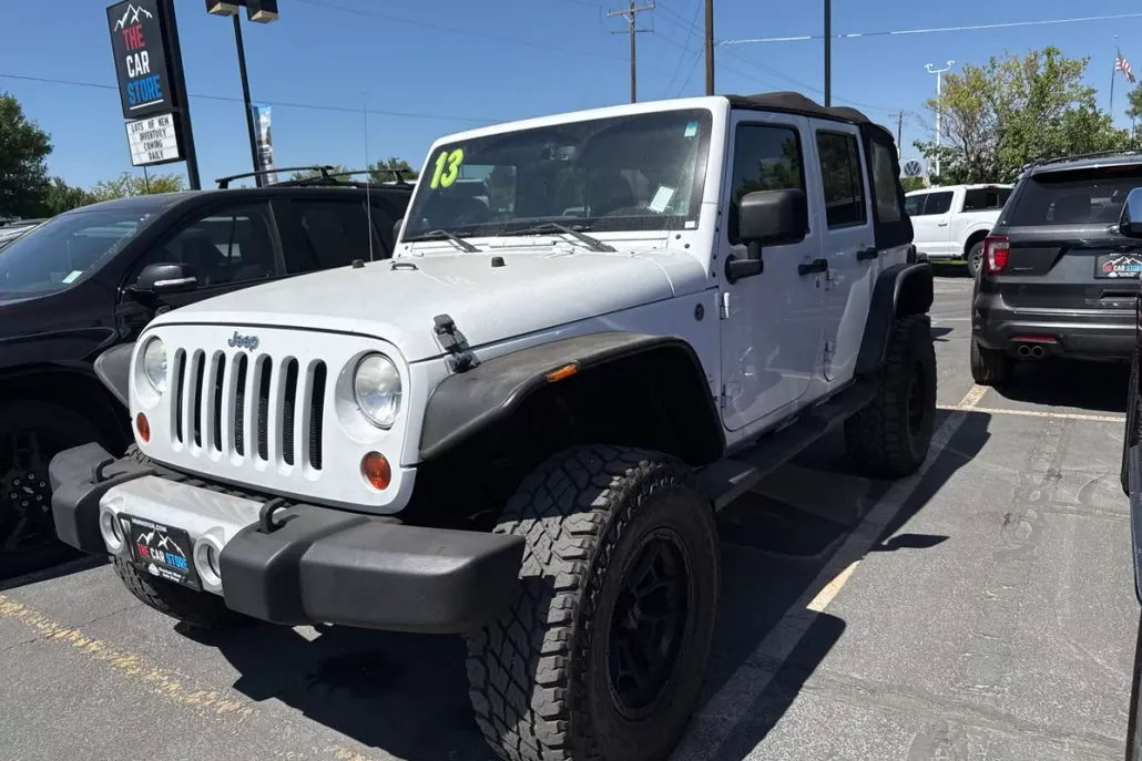 2013 Jeep Wrangler Unlimited Sahara photo 1