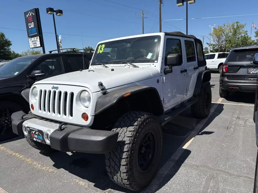 2013 Jeep Wrangler Unlimited Sahara photo 1