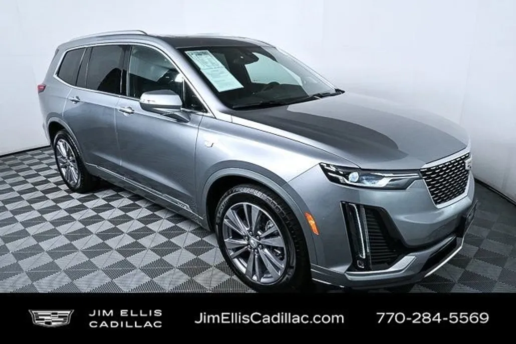 2025 Cadillac XT4 Premium Luxury photo 1