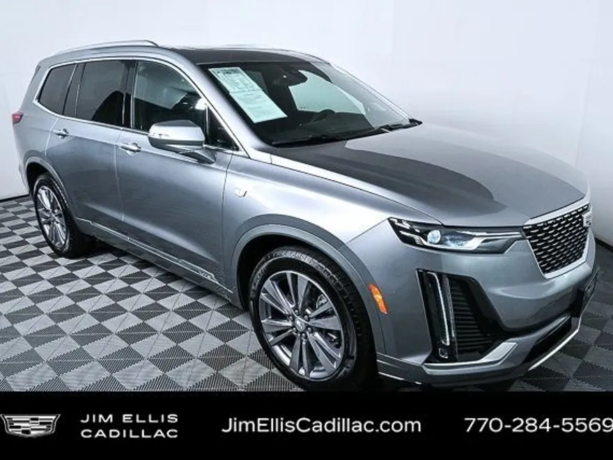 2025 Cadillac XT4 Premium Luxury photo 1