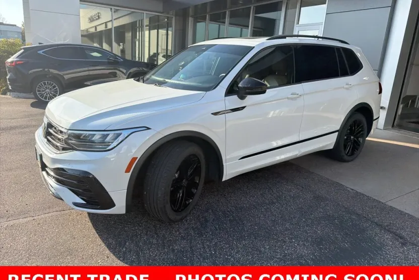 2022 Volkswagen Tiguan SE R-Line Black photo 1