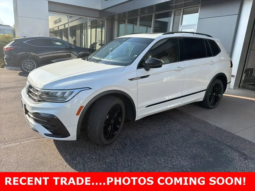 2022 Volkswagen Tiguan SE R-Line Black photo 1