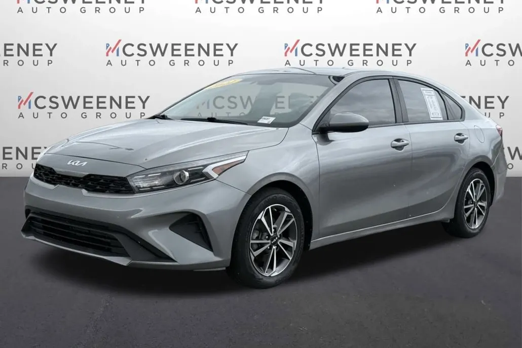 2022 Kia Forte LXS photo 1
