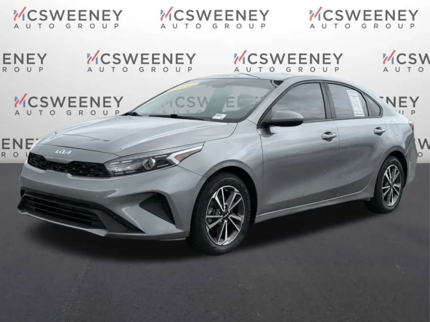 2022 Kia Forte LXS photo 1