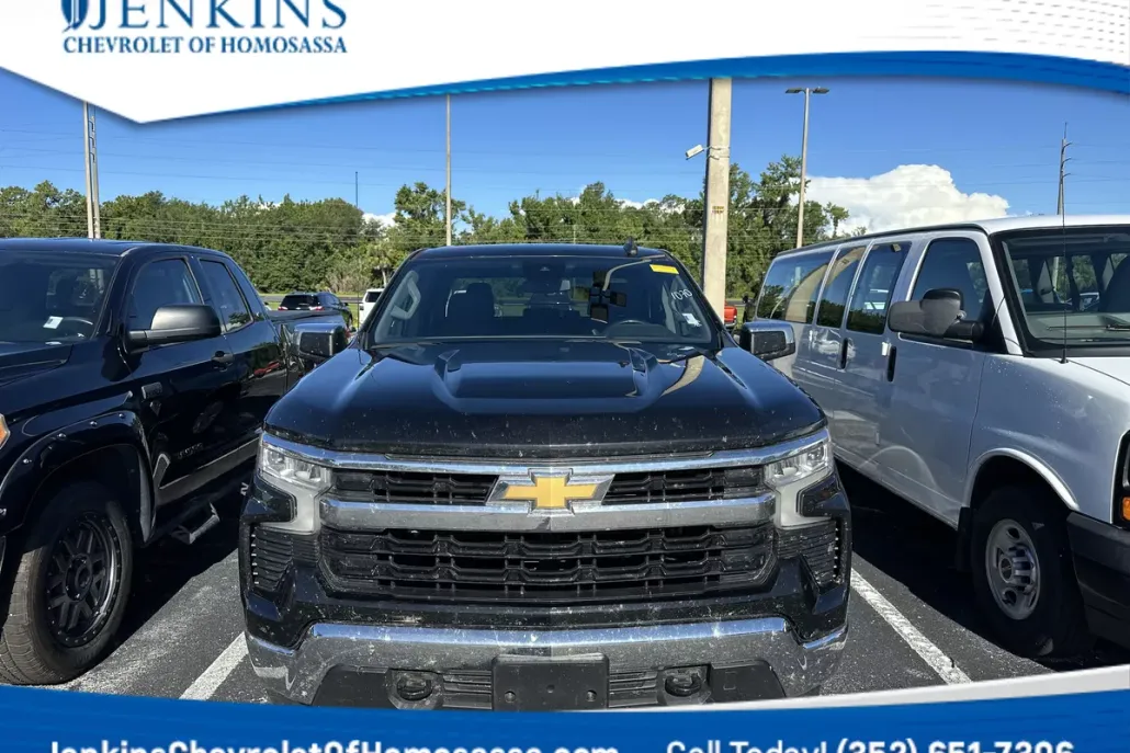 2022 Chevrolet Silverado 1500 LT photo 1