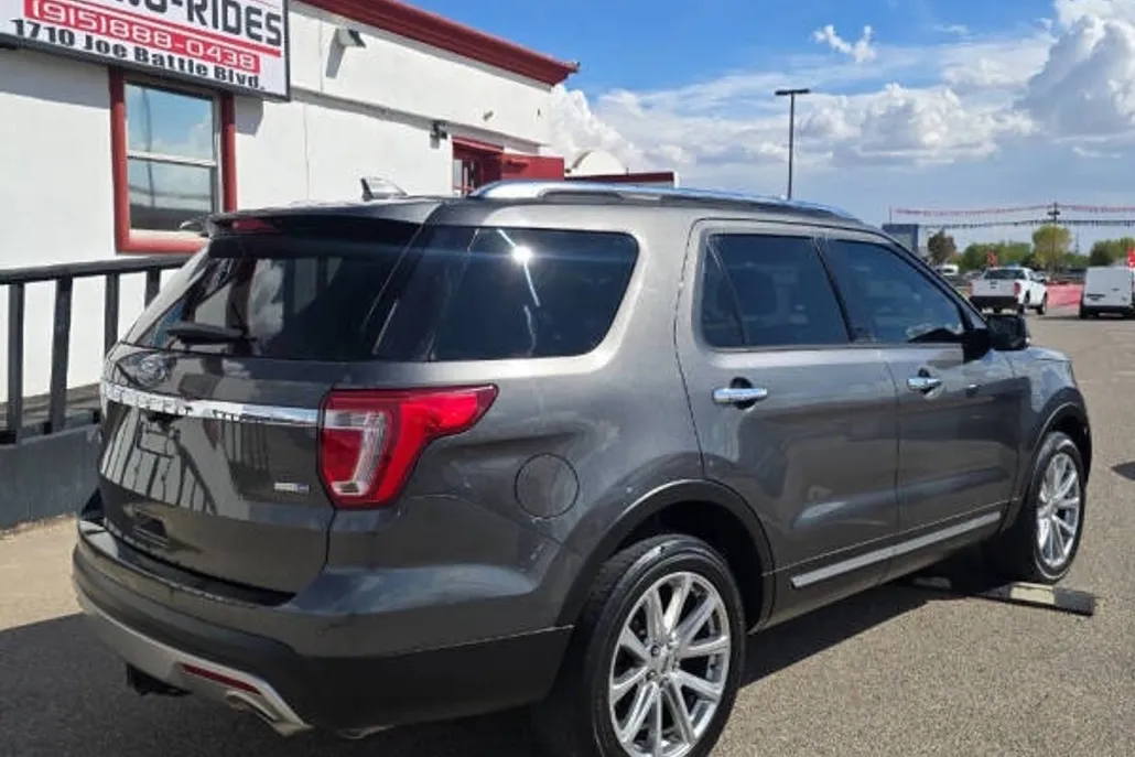2017 Ford Explorer Limited photo 1