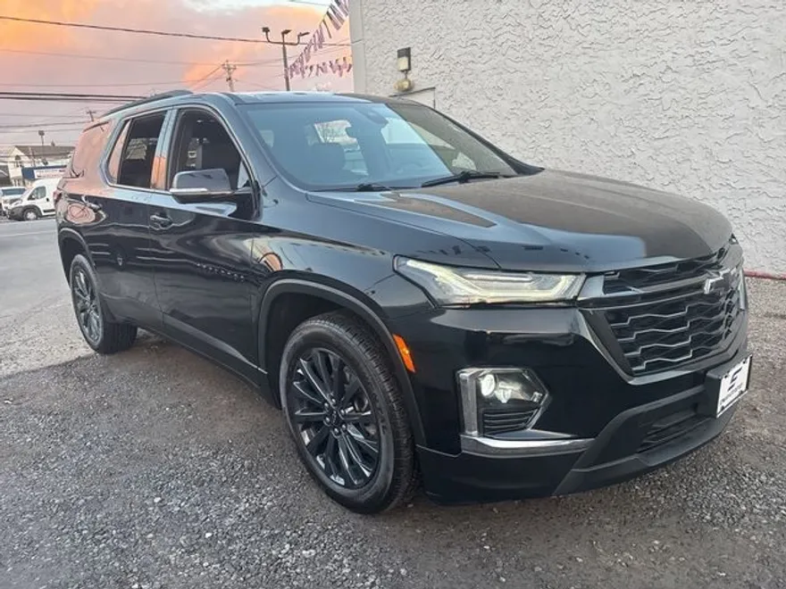 2022 Chevrolet Traverse RS photo 1