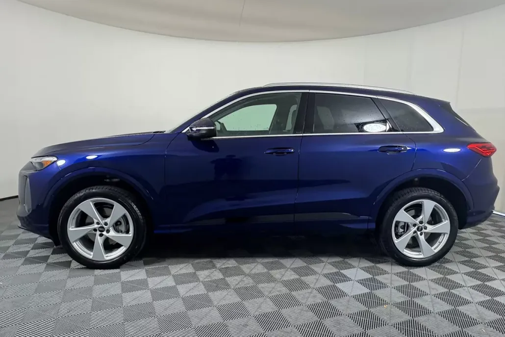 2025 Audi Q5 2.0T Premium Plus photo 1