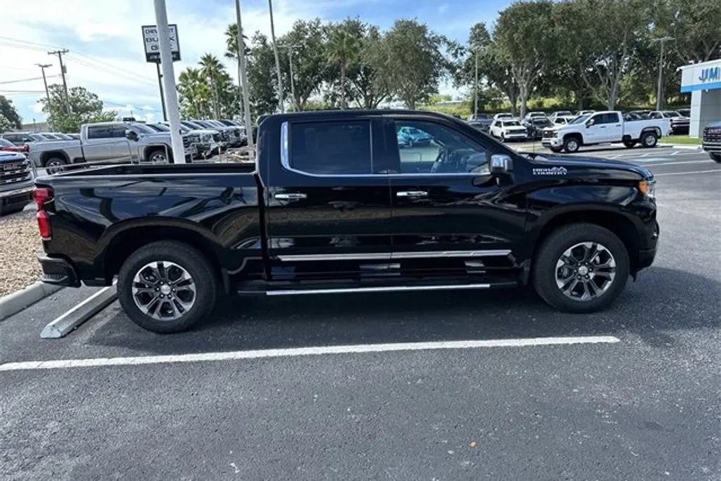 2026 Chevrolet Silverado 1500 High Country photo 1