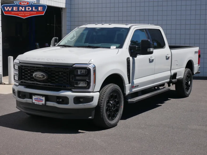 2025 Ford F-350 Lariat photo 1