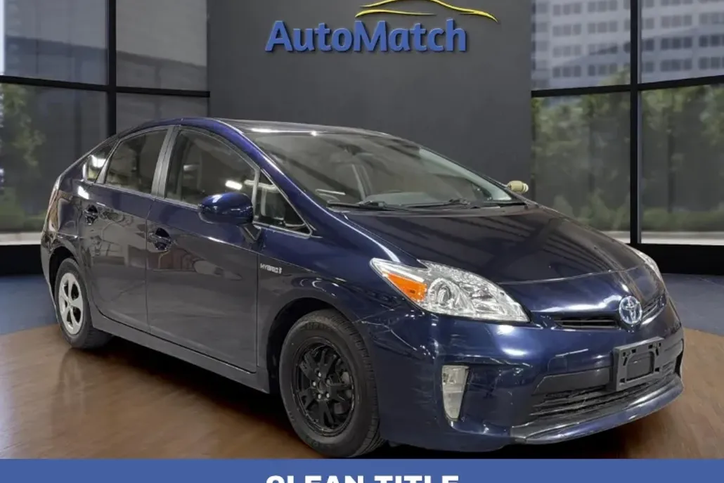 2014 Toyota Prius Two photo 1