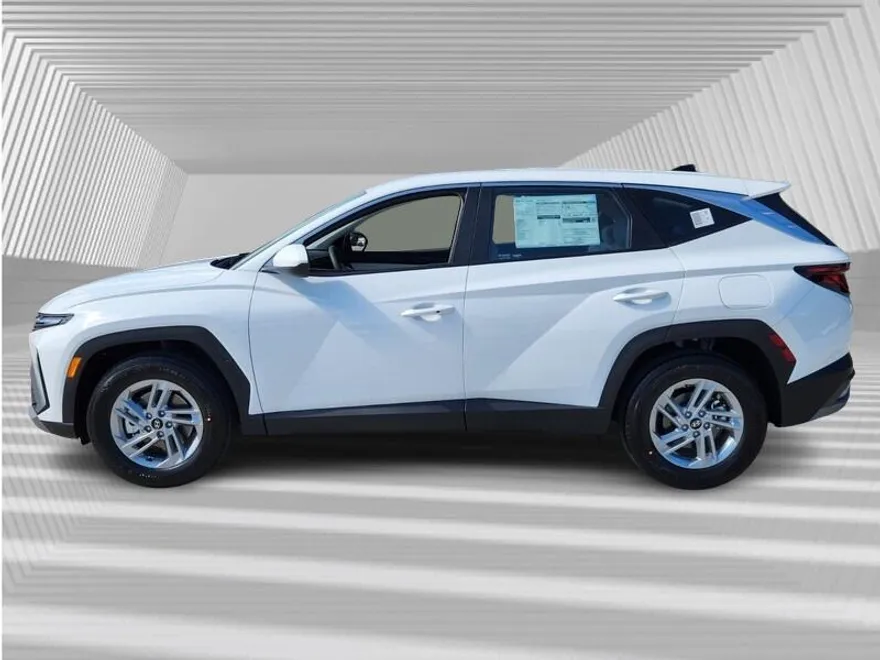 2026 Hyundai Tucson SE photo 1