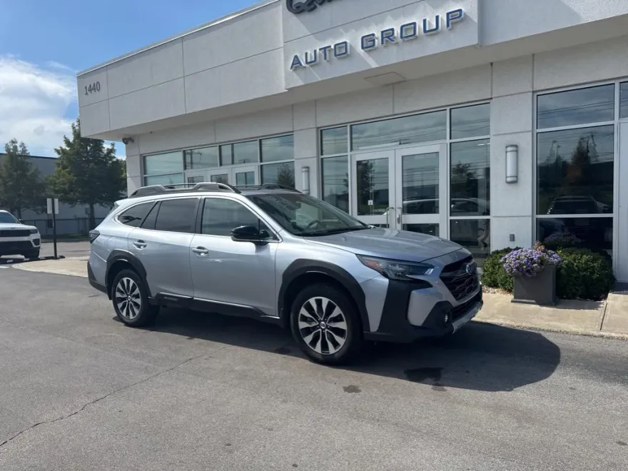 2023 Subaru Outback Limited photo 1