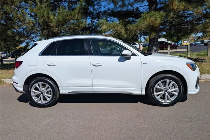 2022 Audi Q3 Premium S line photo 1