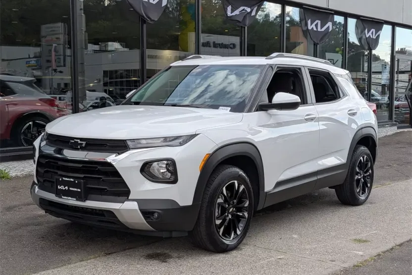 2023 Chevrolet Trailblazer LT photo 1
