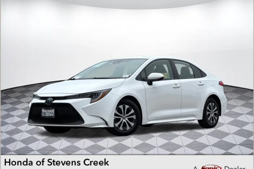 2022 Toyota Corolla Hybrid LE photo 1