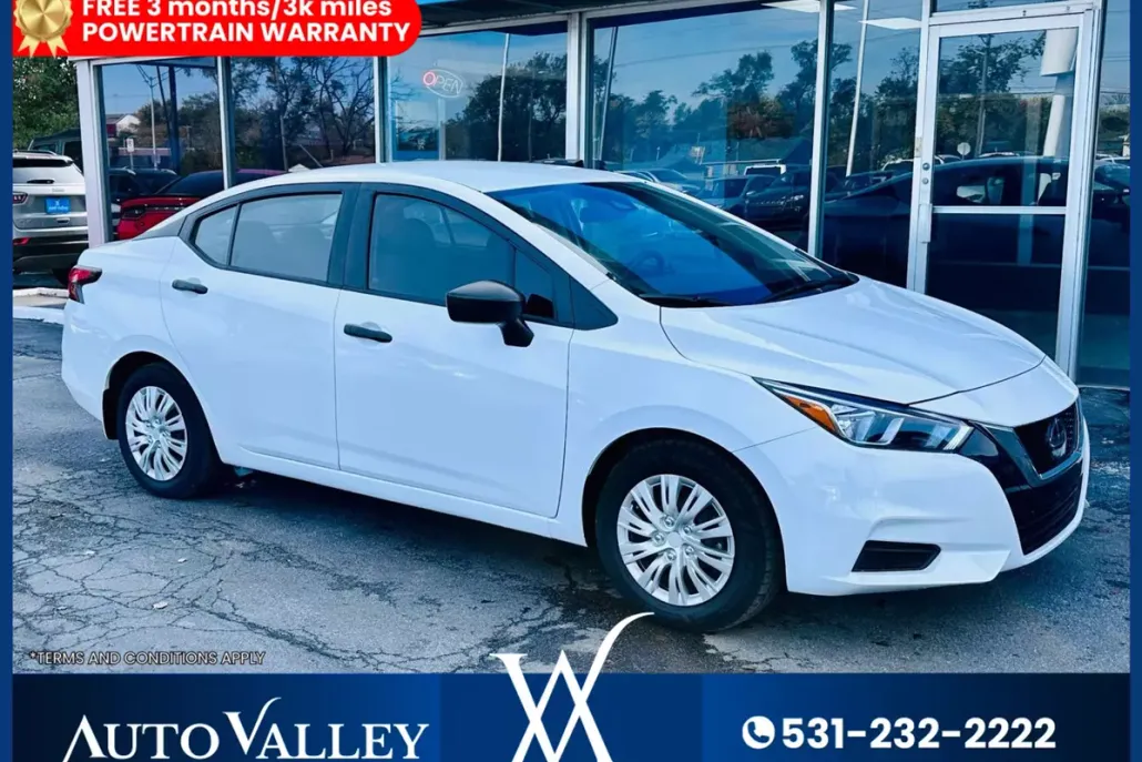 2022 Nissan Versa Sedan photo 1