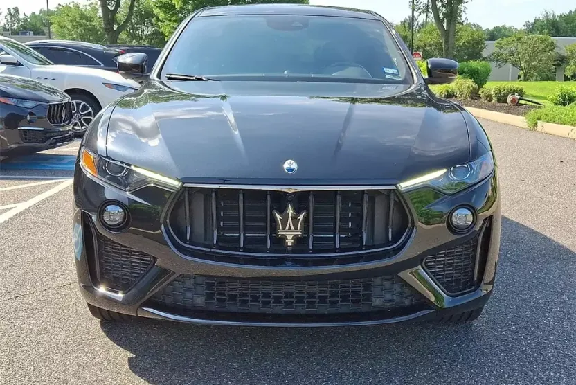 2023 Maserati Levante Modena S photo 1