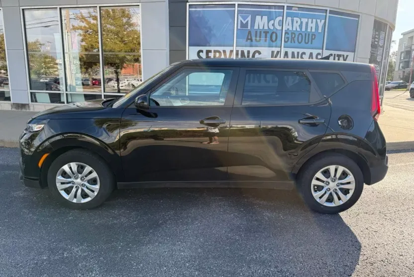 2020 Kia Soul LX photo 1