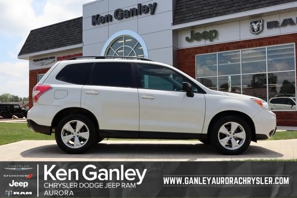 2015 Subaru Forester 2.5i photo 1