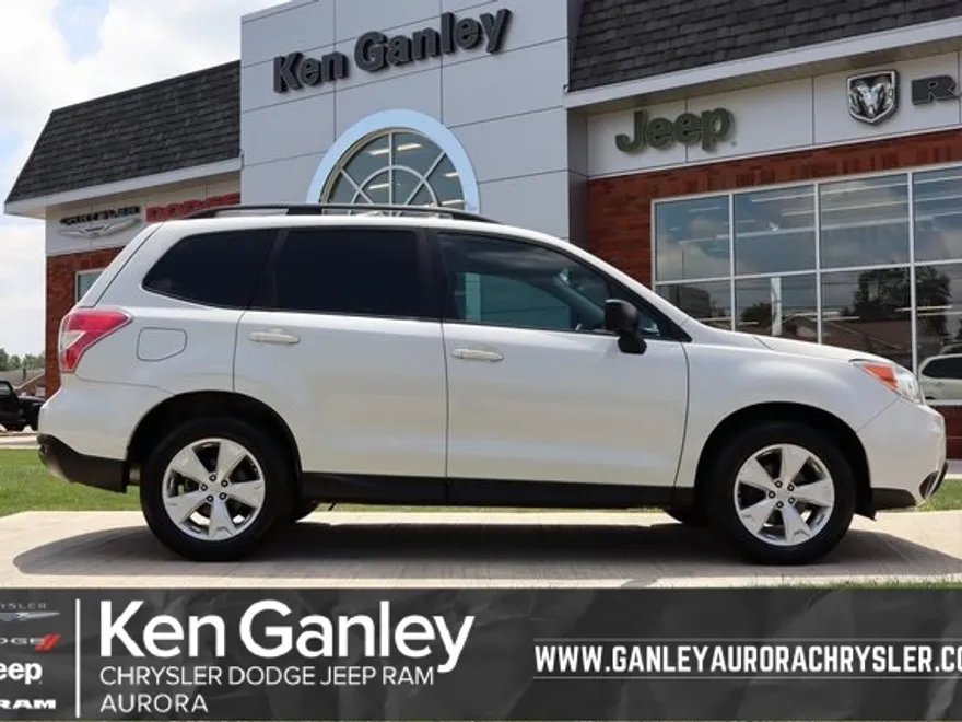 2015 Subaru Forester 2.5i photo 1