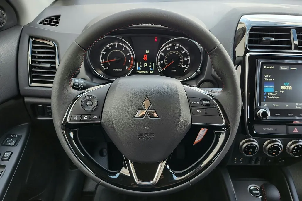 2025 Mitsubishi Outlander Sport S photo 8