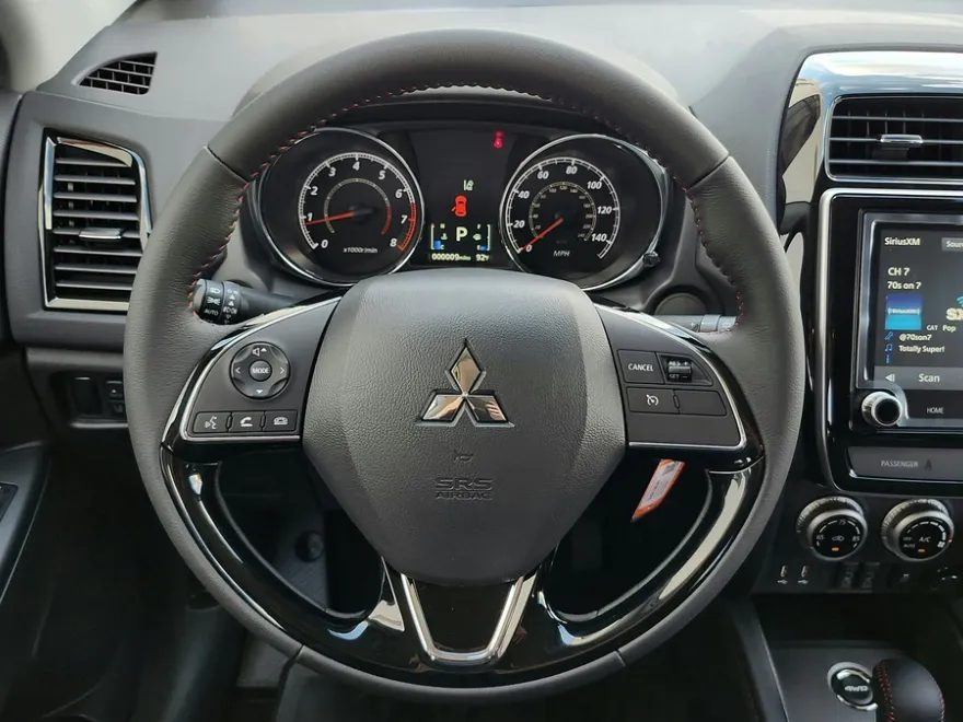 2025 Mitsubishi Outlander Sport S photo 8