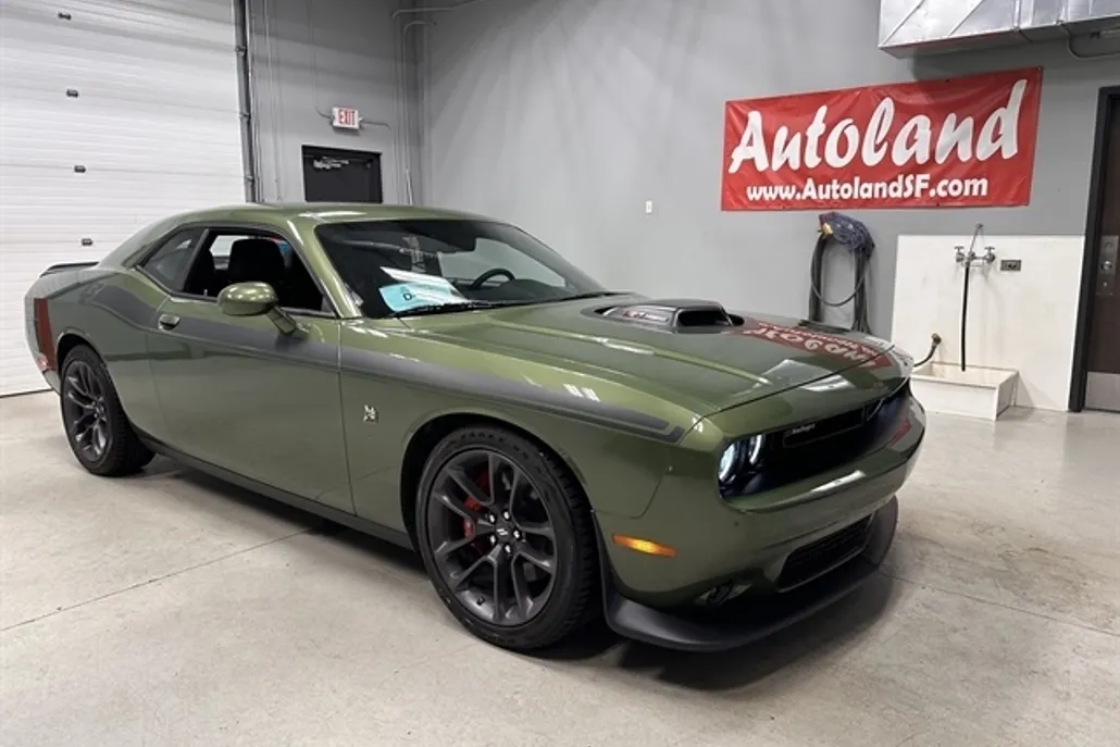 2022 Dodge Challenger R/T Scat Pack photo 1