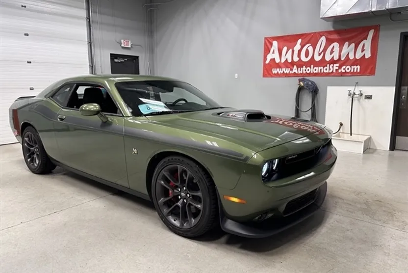 2022 Dodge Challenger R/T Scat Pack photo 1