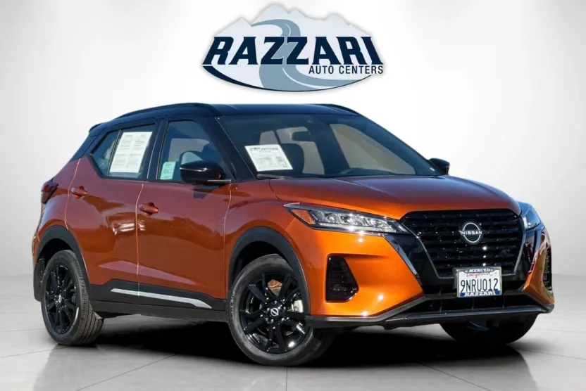 2024 Nissan Kicks SR photo 1