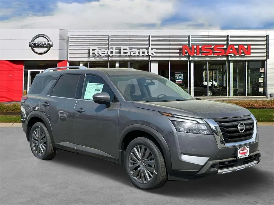 2025 Nissan Pathfinder SL photo 1