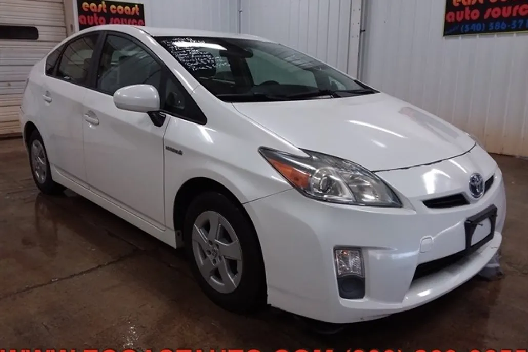2010 Toyota Prius Two photo 1