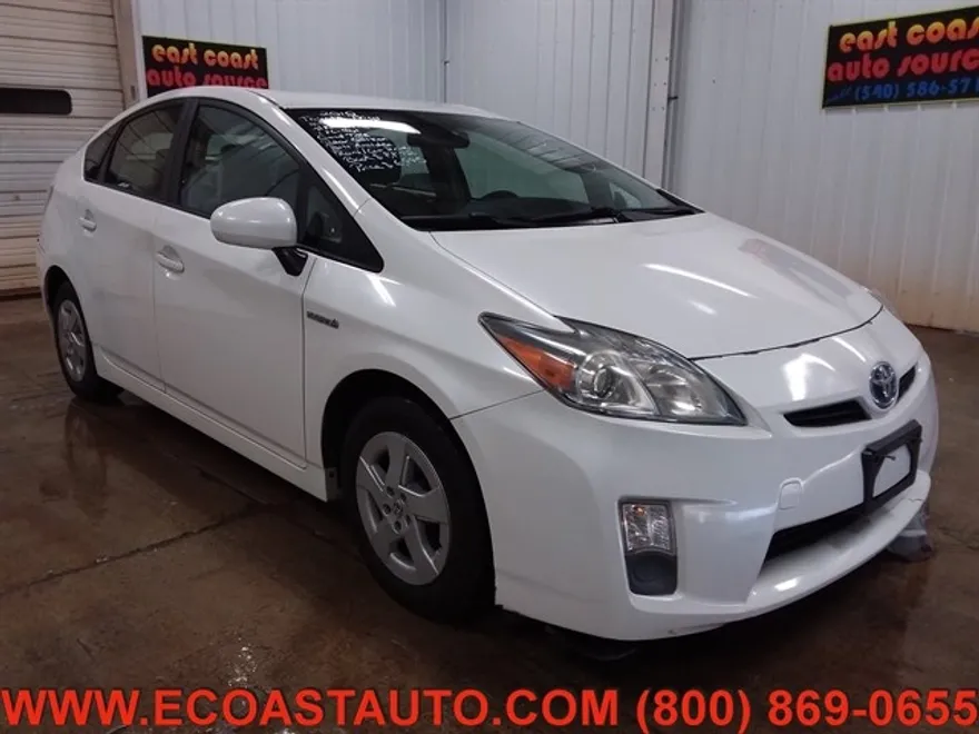 2010 Toyota Prius Two photo 1