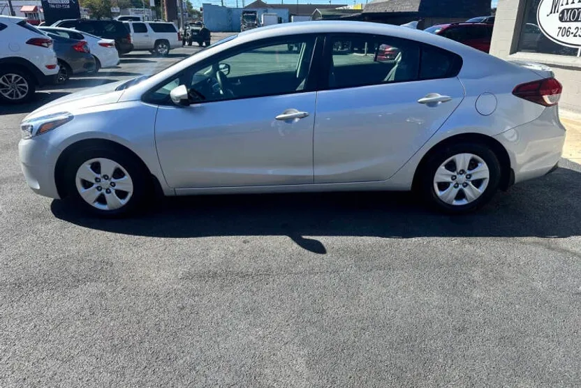2017 Kia Forte LX Base photo 1