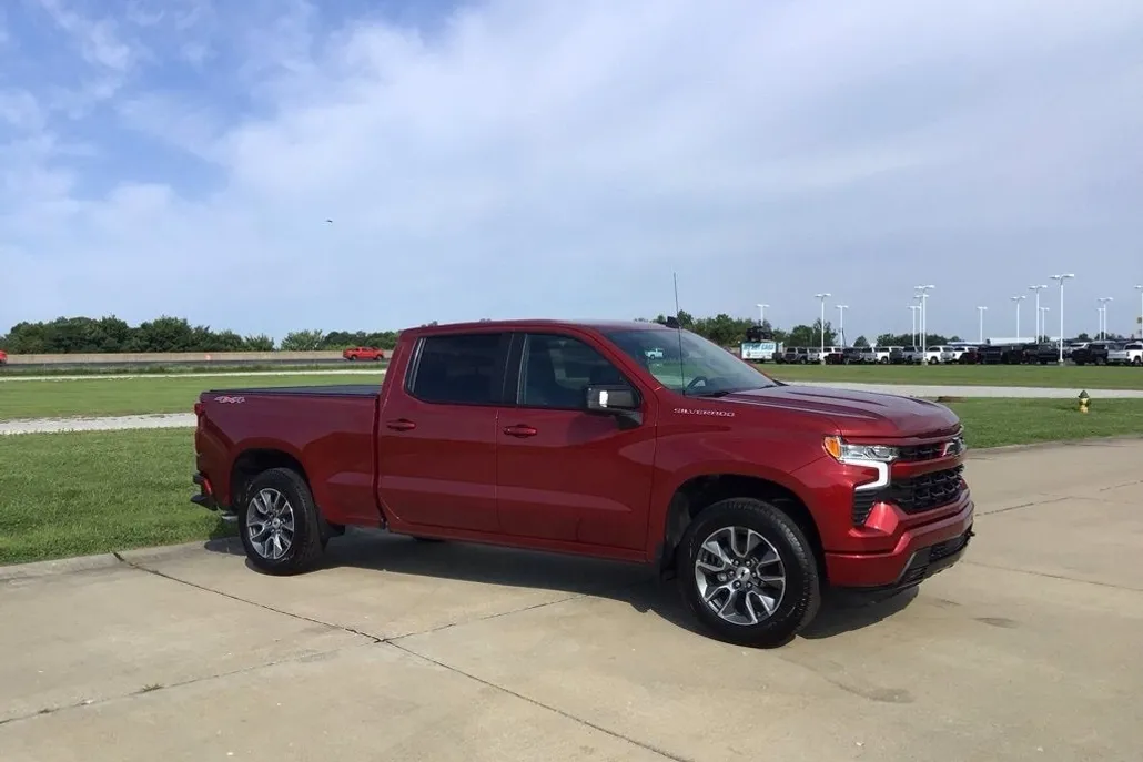 2026 Chevrolet Silverado 1500 RST photo 1