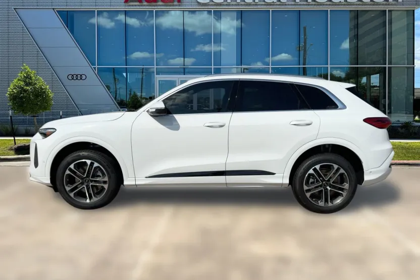 2025 Audi Q5 Premium Plus photo 1