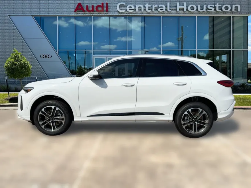 2025 Audi Q5 Premium Plus photo 1