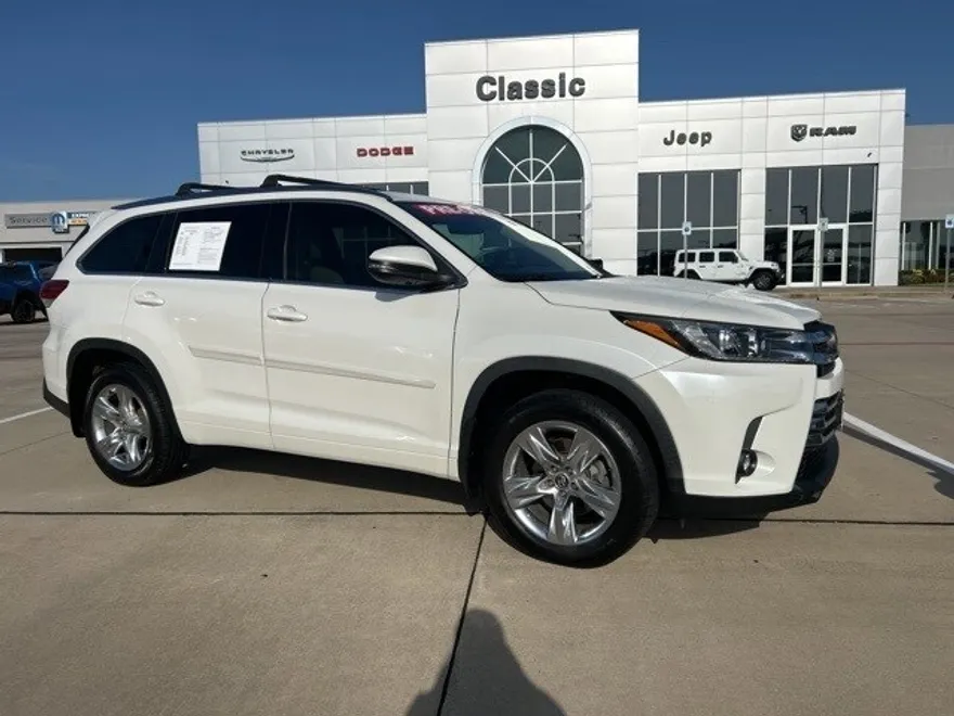 2019 Toyota Highlander Limited Platinum photo 1