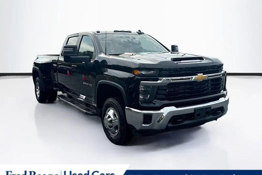 2024 Chevrolet Silverado 3500HD LT photo 1