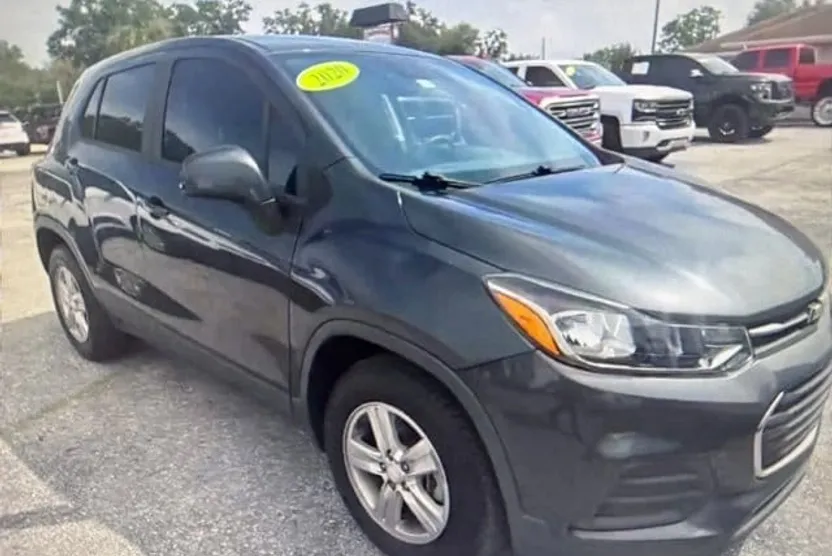 2020 Chevrolet Trax LS photo 1