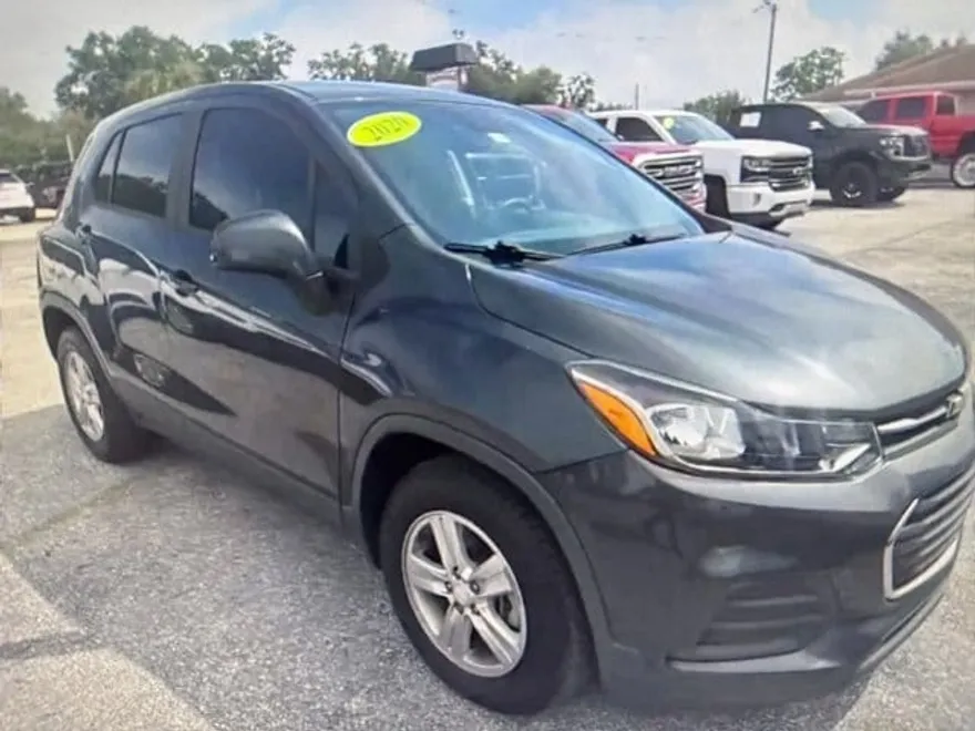2020 Chevrolet Trax LS photo 1