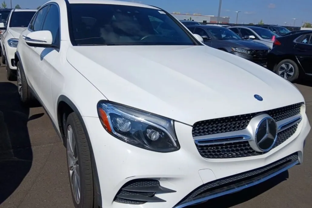 2017 Mercedes Benz GLC Coupe 300 4MATIC photo 1
