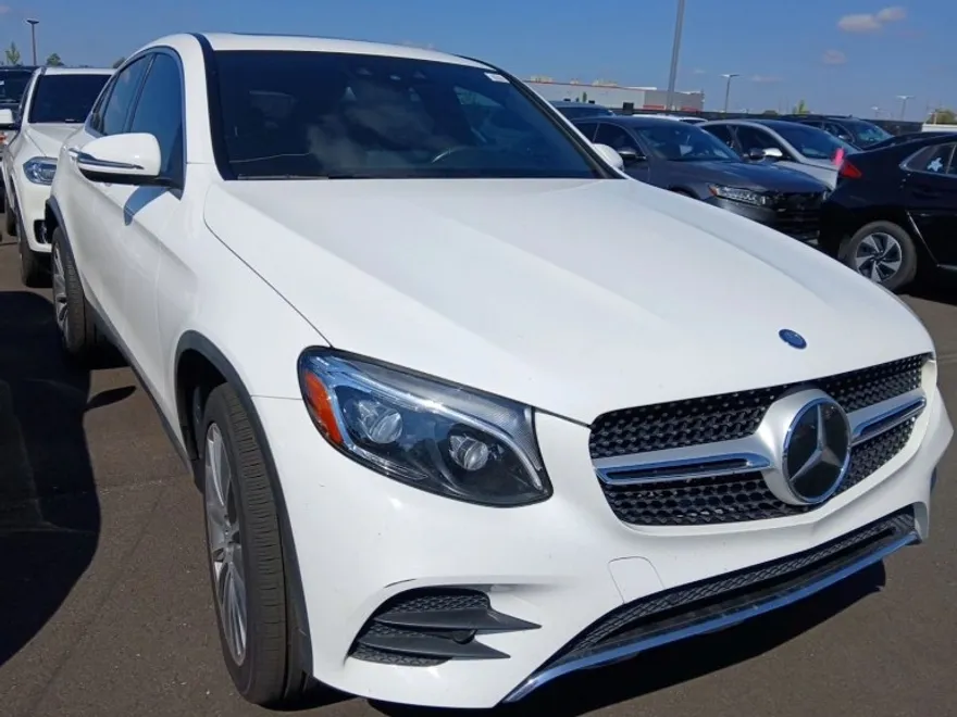 2017 Mercedes Benz GLC Coupe 300 4MATIC photo 1