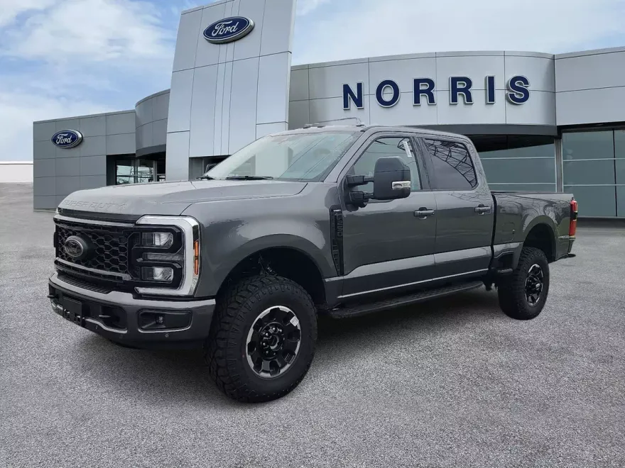2025 Ford F-250 Lariat photo 1