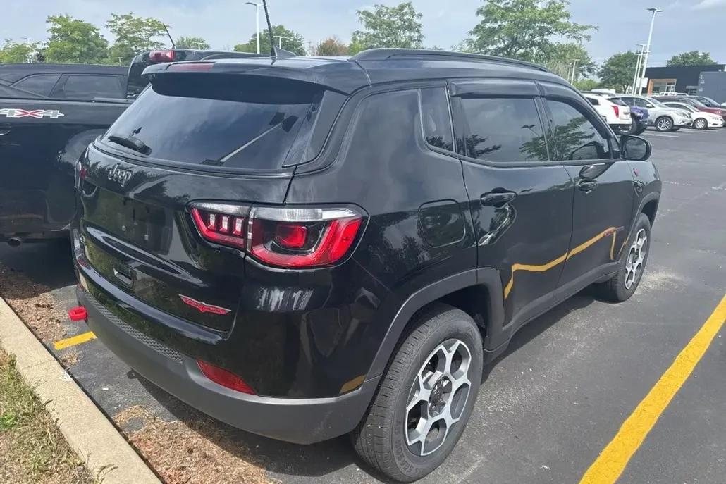 2022 Jeep Compass Trailhawk photo 1