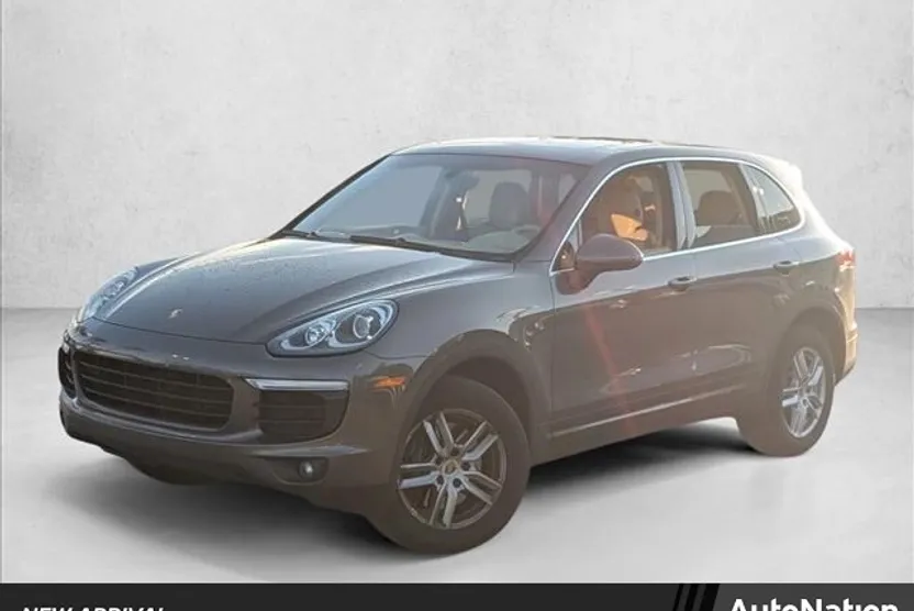 2016 Porsche Cayenne photo 1