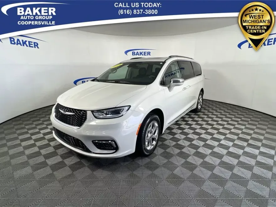 2021 Chrysler Pacifica Limited photo 1