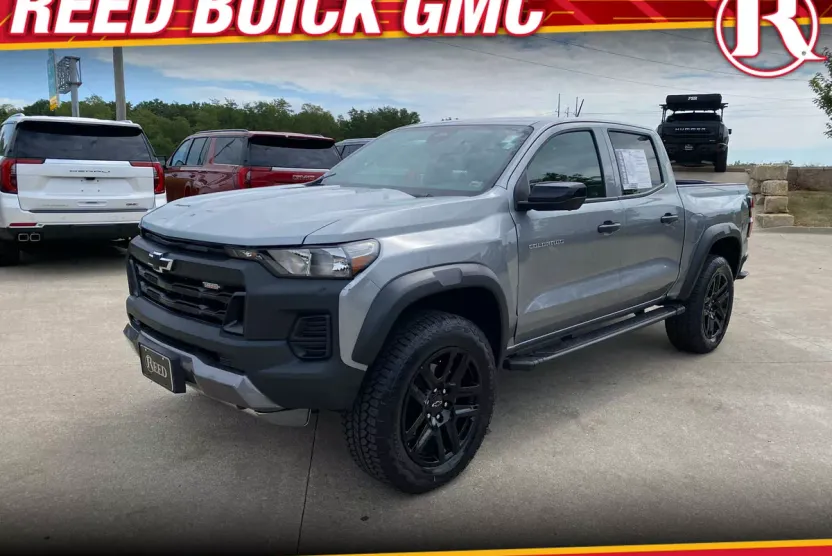 2023 Chevrolet Colorado Trail Boss photo 1