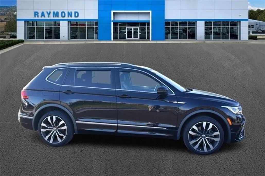 2022 Volkswagen Tiguan SEL Premium R-Line photo 1